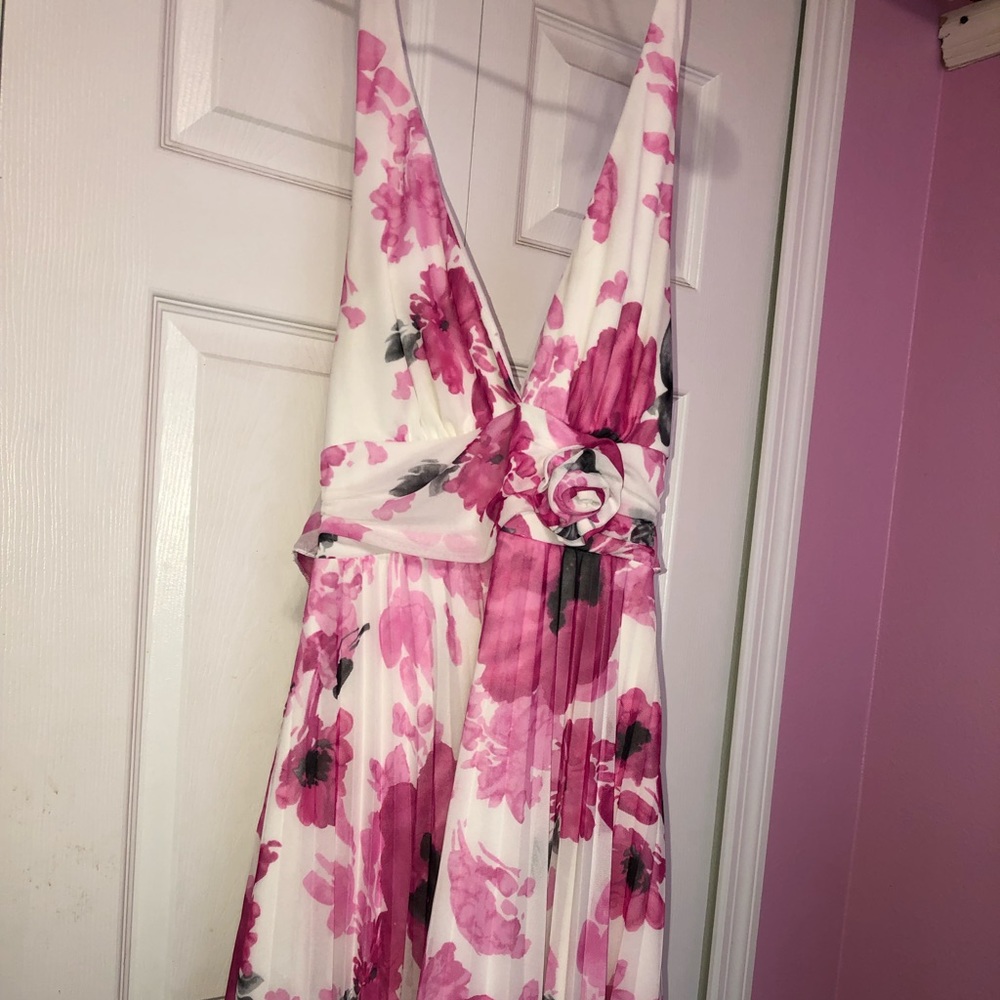Backless dress